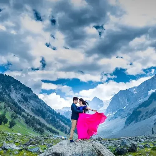 Kashmir Couple Tour Package