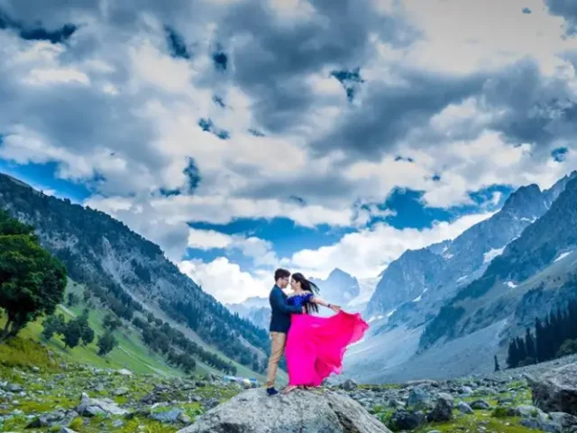 Kashmir Couple Tour Package 6N 7D